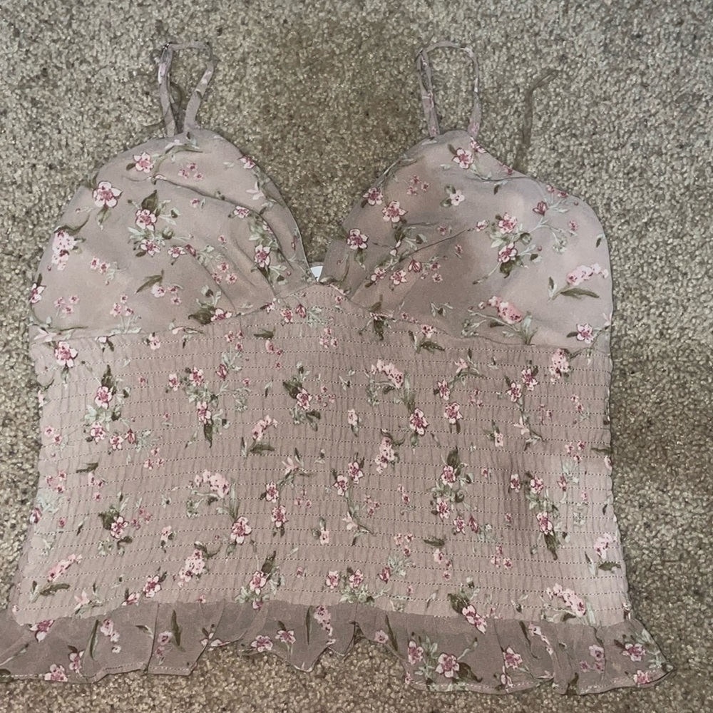 flower print crop with ruffled bottom